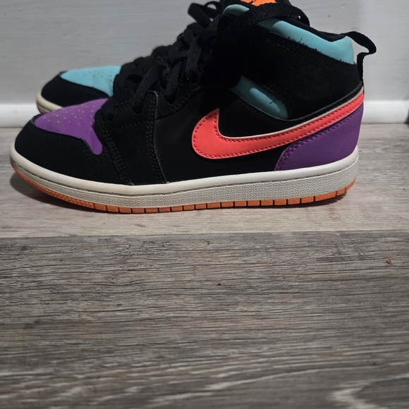 Nike Air Jordan 1 Mid "Candy" Sneakers - Picture 5 of 5